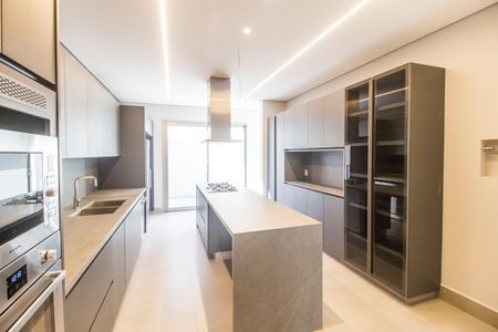 Casa de condomínio à venda com 813m², 3 quartos e 3 vagas Casa de condomínio à venda com 813m², 3 quartos e 3 vagasCozinha