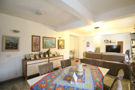 Sala de casa de condomínio à venda com 5 quartos, 290m² em Freguesia (Jacarepaguá), Rio de Janeiro