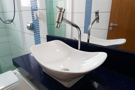 Casa à venda com 213m², 4 quartos e 4 vagasBanheiro da Suíte 4