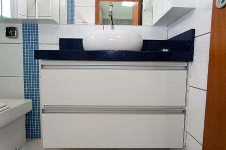 Casa à venda com 213m², 4 quartos e 4 vagasBanheiro da Suíte 1