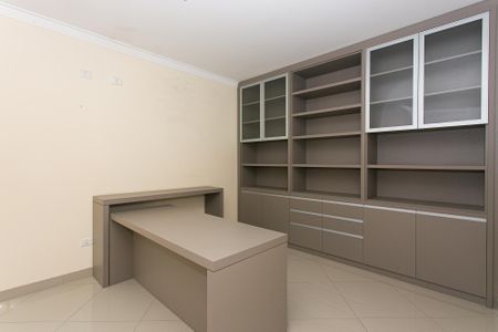 Casa à venda com 213m², 4 quartos e 4 vagasSuíte 2
