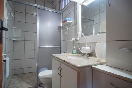 Casa à venda com 180m², 3 quartos e 4 vagasBanheiro da Suíte 2
