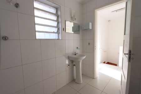 Casa à venda com 100m², 2 quartos e sem vagaBanheiro