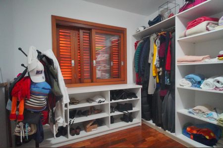 Casa à venda com 350m², 5 quartos e 3 vagasCloset da suíte 3
