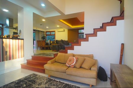 Casa à venda com 350m², 5 quartos e 3 vagasHall de entrada