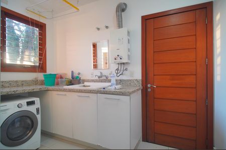 Casa à venda com 350m², 5 quartos e 3 vagasÁrea de Serviço