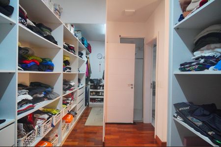 Casa à venda com 350m², 5 quartos e 3 vagasCloset da suíte