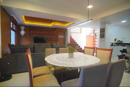 Casa à venda com 350m², 5 quartos e 3 vagasSala de Jantar