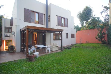 Casa à venda com 350m², 5 quartos e 3 vagasQuintal