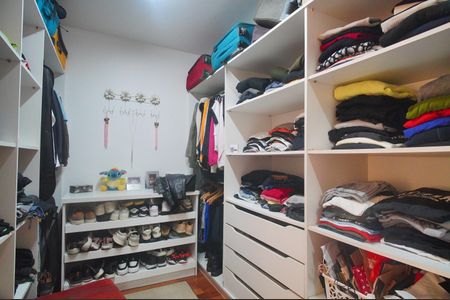 Casa à venda com 350m², 5 quartos e 3 vagasCloset da suíte