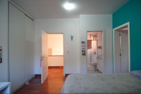 Casa à venda com 350m², 5 quartos e 3 vagasSuíte 3