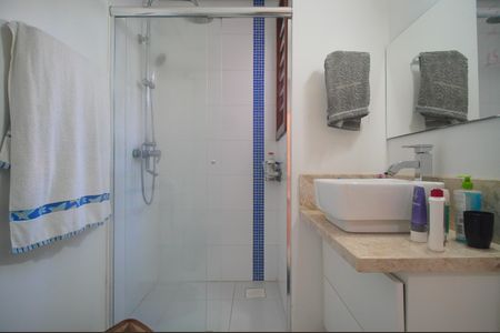 Casa à venda com 350m², 5 quartos e 3 vagasBanheiro da Suíte 2