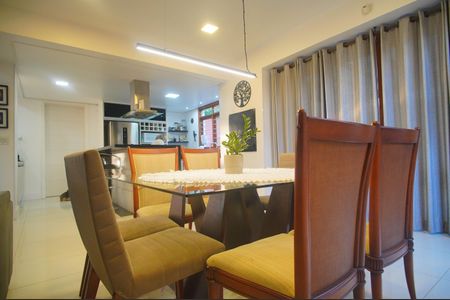 Casa à venda com 350m², 5 quartos e 3 vagasSala de Jantar