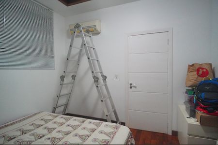 Casa à venda com 350m², 5 quartos e 3 vagasQuarto 2