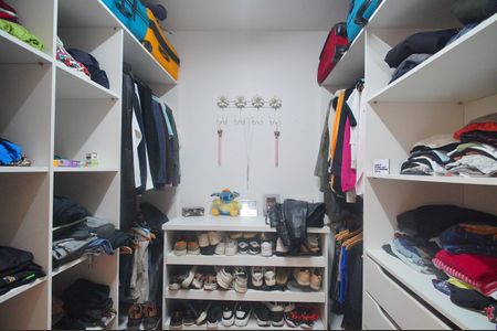 Casa à venda com 350m², 5 quartos e 3 vagasCloset da suíte