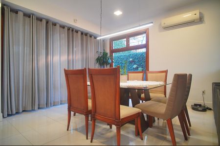 Casa à venda com 350m², 5 quartos e 3 vagasSala de Jantar