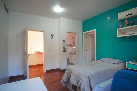 Casa à venda com 350m², 5 quartos e 3 vagasSuíte 3