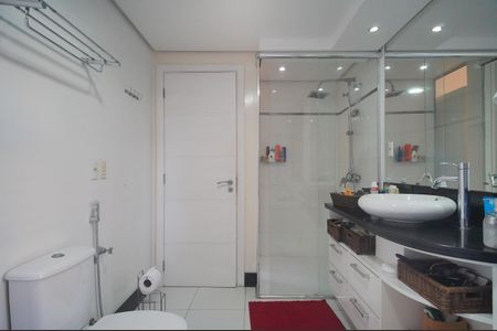 Casa à venda com 350m², 5 quartos e 3 vagasBanheiro da Suíte 1