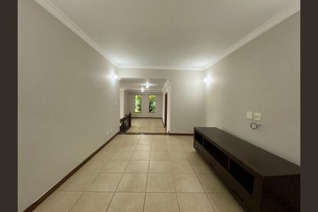Casa à venda com 380m², 4 quartos e 5 vagas Casa à venda com 380m², 4 quartos e 5 vagasFoto 13