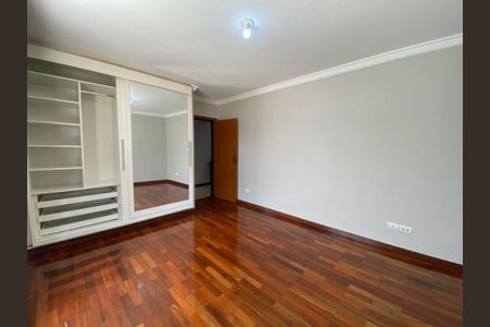 Casa à venda com 380m², 4 quartos e 5 vagas Casa à venda com 380m², 4 quartos e 5 vagasFoto 24