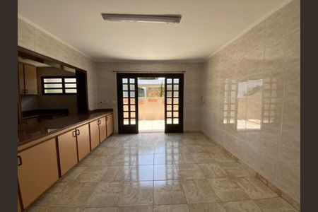 Casa à venda com 380m², 4 quartos e 5 vagas Casa à venda com 380m², 4 quartos e 5 vagasFoto 35