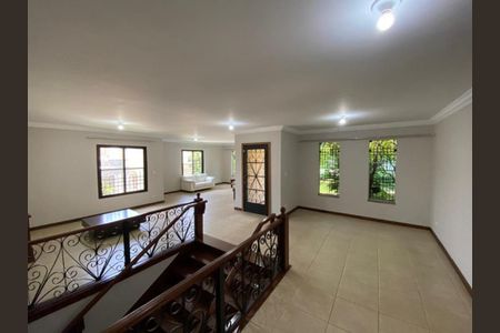Casa à venda com 380m², 4 quartos e 5 vagas Casa à venda com 380m², 4 quartos e 5 vagasFoto 01