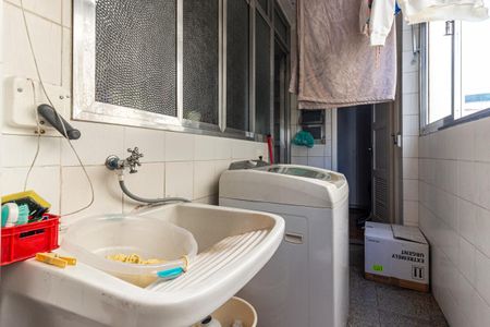 Apartamento à venda com 180m², 3 quartos e 1 vagaÁrea de Serviço