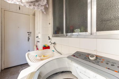 Apartamento à venda com 180m², 3 quartos e 1 vagaÁrea de Serviço