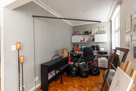 Apartamento à venda com 180m², 3 quartos e 1 vagaSala