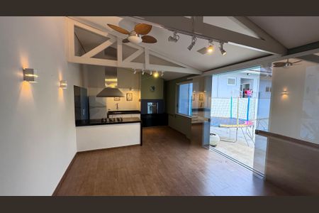 Casa à venda com 334m², 6 quartos e 9 vagas Casa à venda com 334m², 6 quartos e 9 vagasÁrea comum