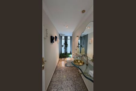 Casa à venda com 334m², 6 quartos e 9 vagas Casa à venda com 334m², 6 quartos e 9 vagasLavabo