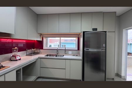 Casa à venda com 334m², 6 quartos e 9 vagas Casa à venda com 334m², 6 quartos e 9 vagasCozinha