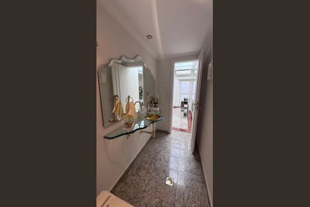 Casa à venda com 334m², 6 quartos e 9 vagas Casa à venda com 334m², 6 quartos e 9 vagasLavabo