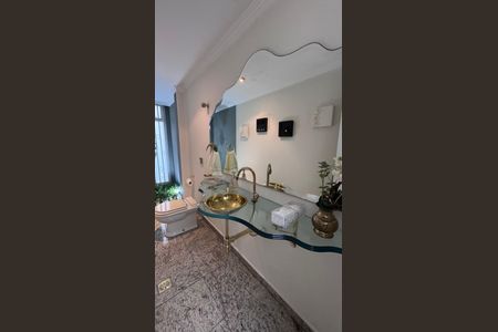 Casa à venda com 334m², 6 quartos e 9 vagas Casa à venda com 334m², 6 quartos e 9 vagasLavabo