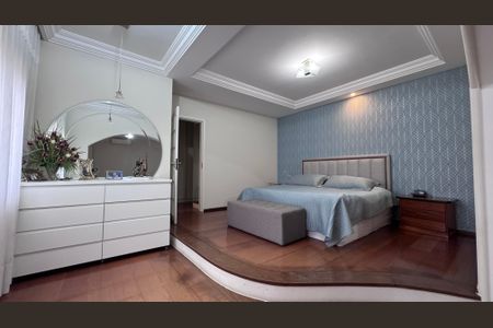 Casa à venda com 334m², 6 quartos e 9 vagas Casa à venda com 334m², 6 quartos e 9 vagasSuíte 1