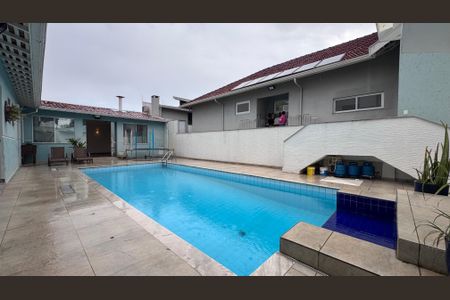 Casa à venda com 334m², 6 quartos e 9 vagas Casa à venda com 334m², 6 quartos e 9 vagasÁrea comum