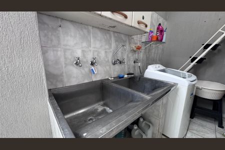 Casa à venda com 334m², 6 quartos e 9 vagas Casa à venda com 334m², 6 quartos e 9 vagasÁrea de Serviço