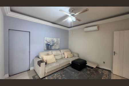 Casa à venda com 334m², 6 quartos e 9 vagas Casa à venda com 334m², 6 quartos e 9 vagasSuíte 1