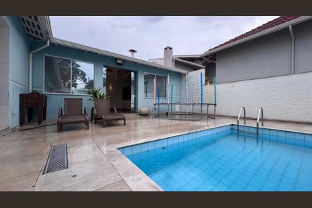 Casa à venda com 334m², 6 quartos e 9 vagas Casa à venda com 334m², 6 quartos e 9 vagasÁrea comum