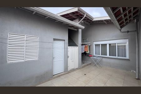 Casa à venda com 334m², 6 quartos e 9 vagas Casa à venda com 334m², 6 quartos e 9 vagasÁrea de Serviço