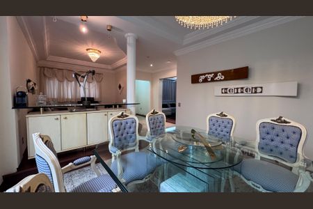 Casa à venda com 334m², 6 quartos e 9 vagas Casa à venda com 334m², 6 quartos e 9 vagasSala de Jantar