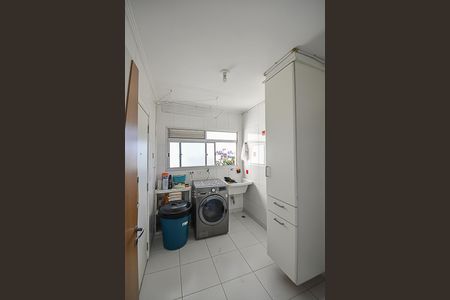 Apartamento à venda com 170m², 3 quartos e 3 vagas Apartamento à venda com 170m², 3 quartos e 3 vagasÁrea de Serviço