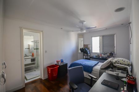 Apartamento à venda com 170m², 3 quartos e 3 vagas Apartamento à venda com 170m², 3 quartos e 3 vagasSuíte 3