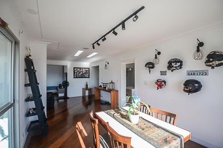 Apartamento à venda com 170m², 3 quartos e 3 vagas Apartamento à venda com 170m², 3 quartos e 3 vagasSala