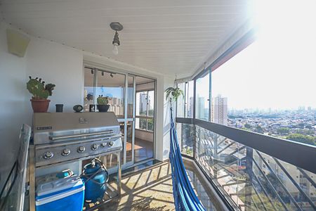 Apartamento à venda com 170m², 3 quartos e 3 vagas Apartamento à venda com 170m², 3 quartos e 3 vagasSacada