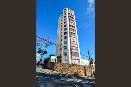 Apartamento à venda com 170m², 3 quartos e 3 vagas Apartamento à venda com 170m², 3 quartos e 3 vagasFachada e portaria