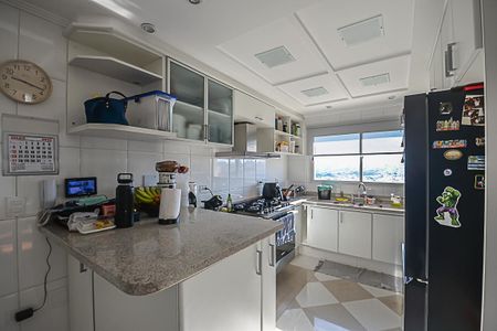 Apartamento à venda com 170m², 3 quartos e 3 vagas Apartamento à venda com 170m², 3 quartos e 3 vagasCozinha