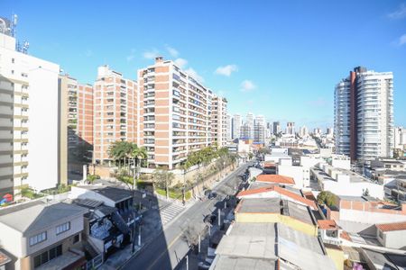 Apartamento à venda com 170m², 3 quartos e 3 vagas Apartamento à venda com 170m², 3 quartos e 3 vagasVista da Sacada