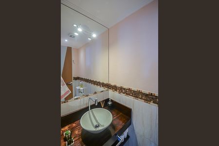 Apartamento à venda com 170m², 3 quartos e 3 vagas Apartamento à venda com 170m², 3 quartos e 3 vagasLavabo