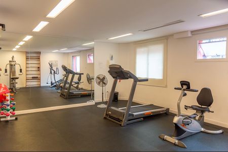 Apartamento à venda com 170m², 3 quartos e 3 vagas Apartamento à venda com 170m², 3 quartos e 3 vagasÁrea comum - Academia